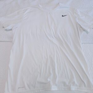 NIKE: The Nike TEE White Shirt - Size XL